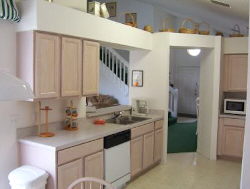 Large, fully equipped kitchen